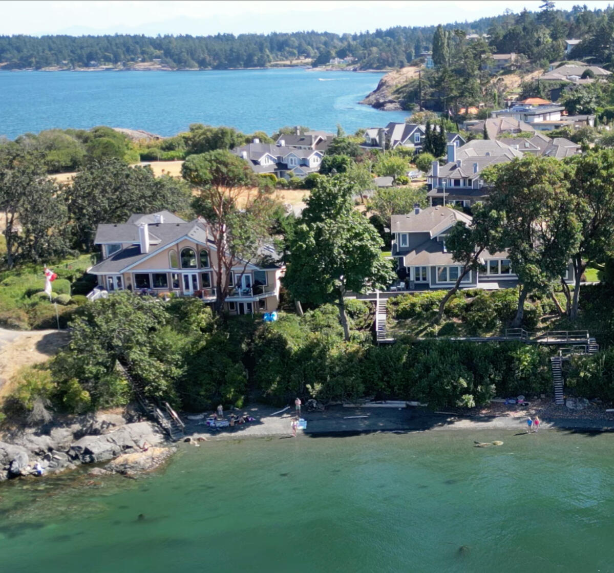 Luxury real-estate along Victoria's coastline